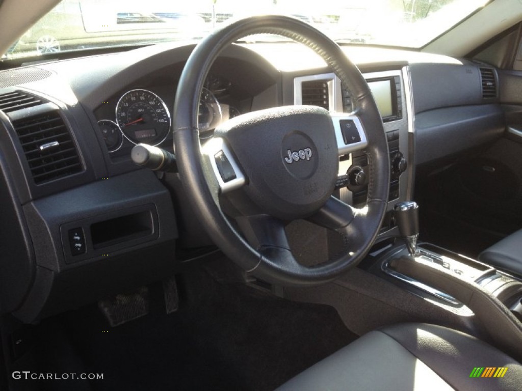 2008 Grand Cherokee Laredo 4x4 - Black / Dark Slate Gray photo #23