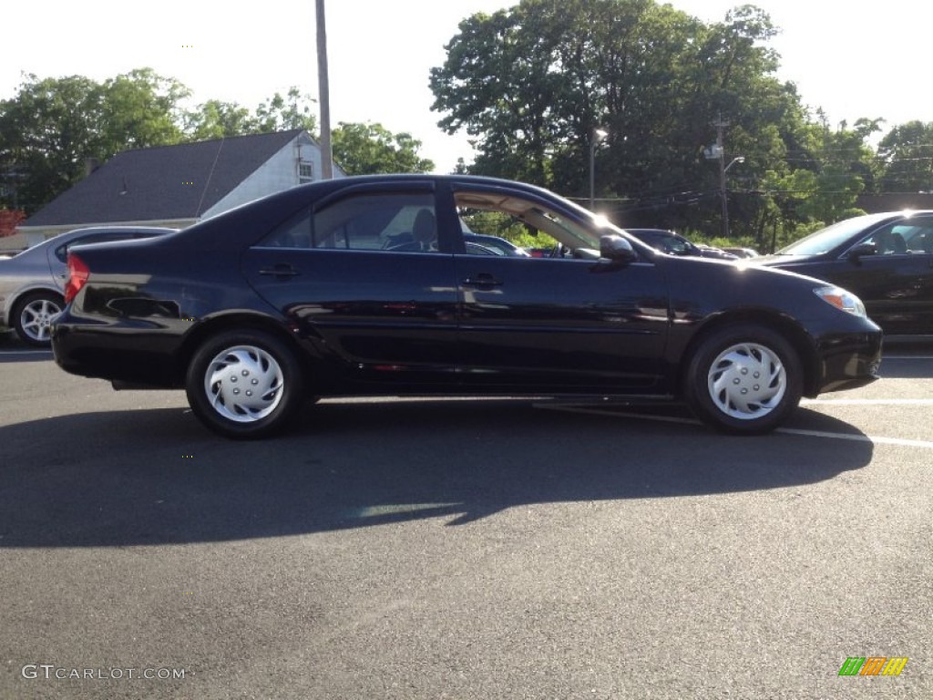2004 Camry LE - Black / Stone photo #4