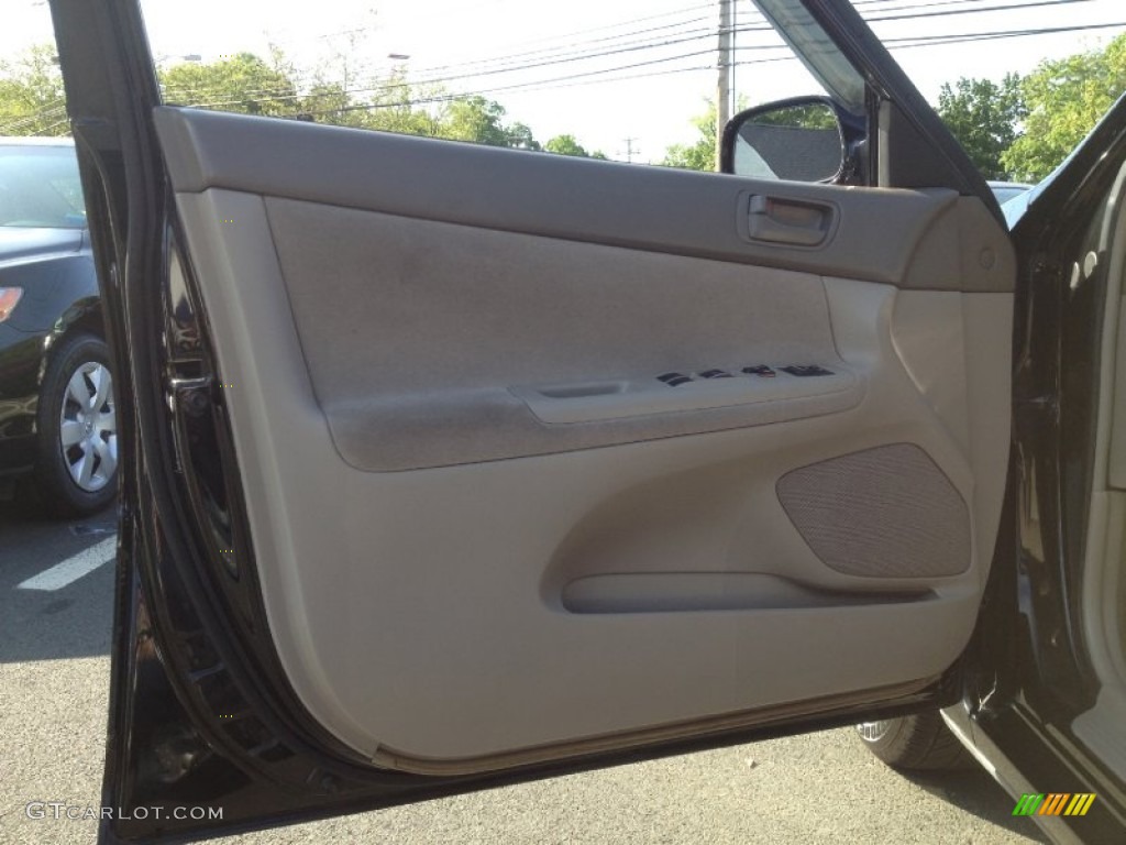 2004 Camry LE - Black / Stone photo #19