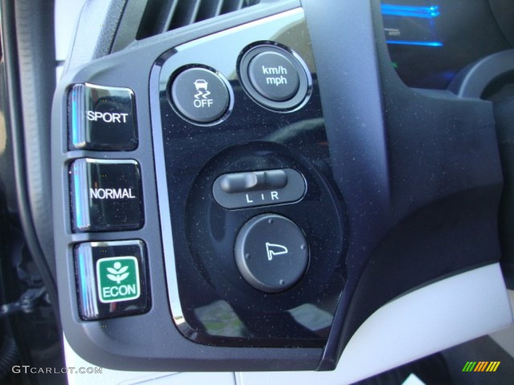 2011 Honda CR-Z Sport Hybrid Controls Photo #65389896
