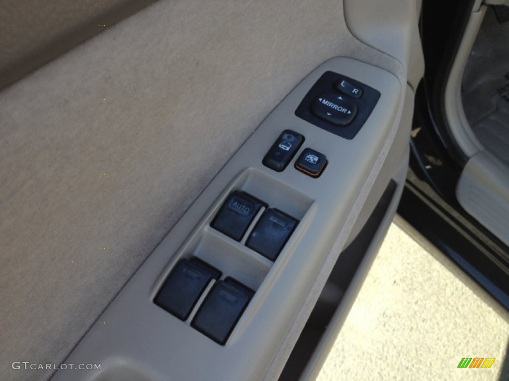 2004 Camry LE - Black / Stone photo #21