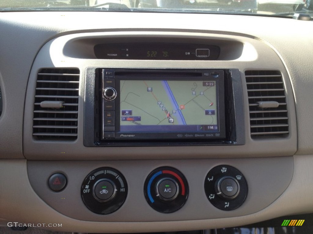 2004 Camry LE - Black / Stone photo #23