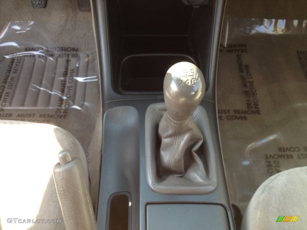 2004 Camry LE - Black / Stone photo #24