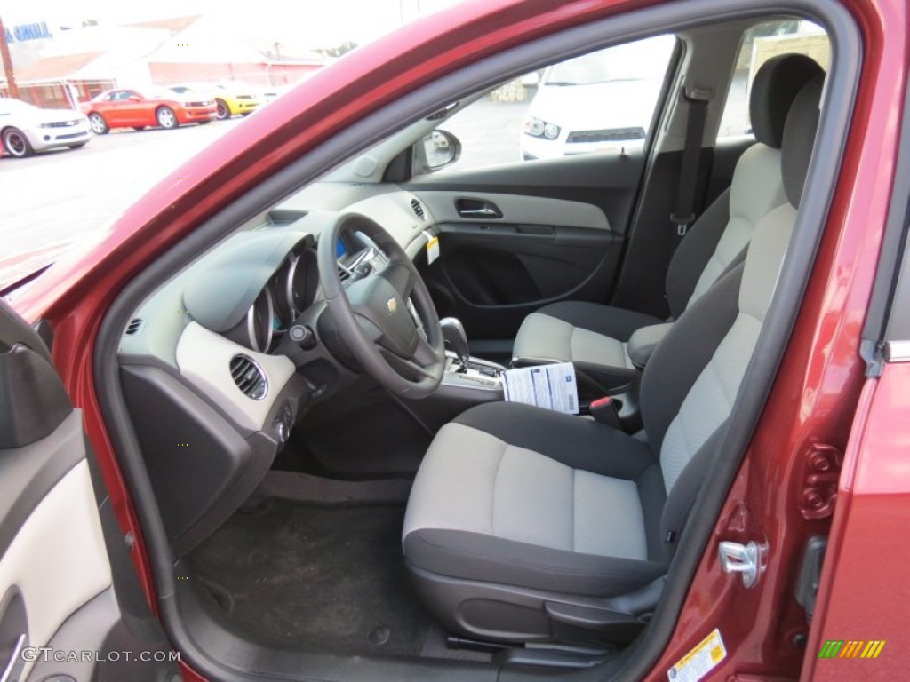 2012 Cruze LS - Autumn Red Metallic / Jet Black/Medium Titanium photo #10
