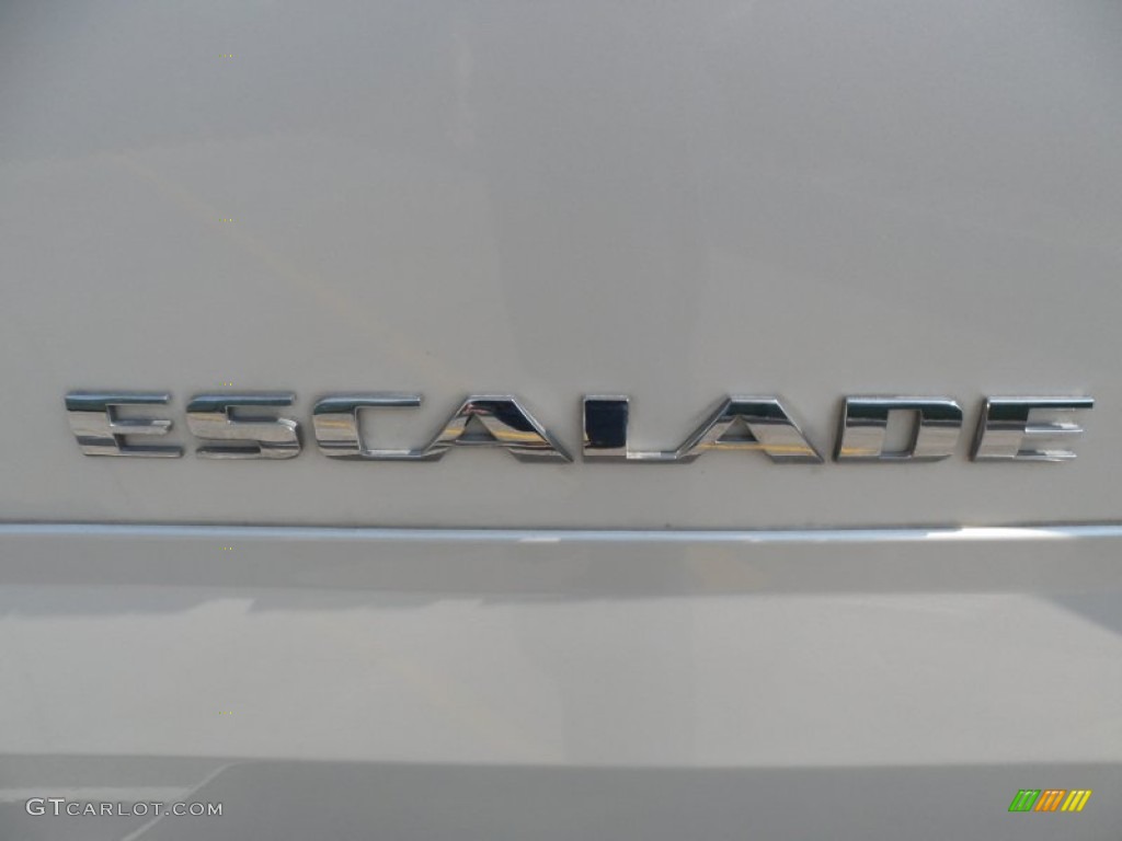 2005 Cadillac Escalade Standard Escalade Model Marks and Logos Photo #65398521