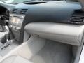 Super White - Camry SE Photo No. 23