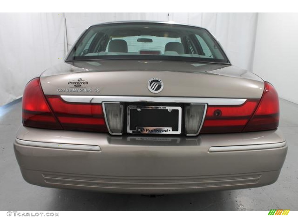 2004 Grand Marquis GS - Arizona Beige Metallic / Light Flint photo #6