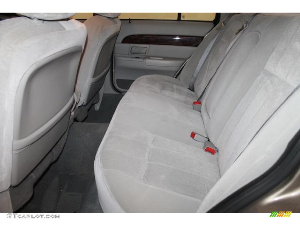 2004 Grand Marquis GS - Arizona Beige Metallic / Light Flint photo #18