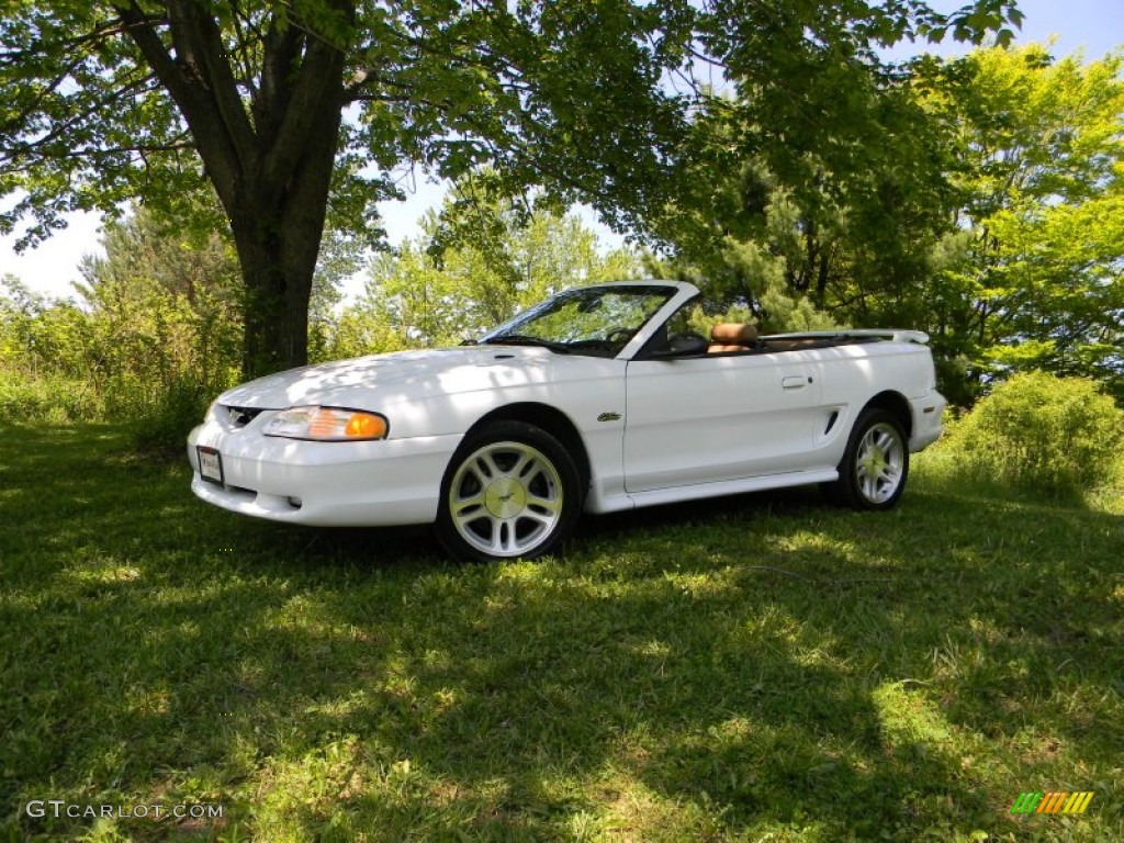 Ultra White Ford Mustang