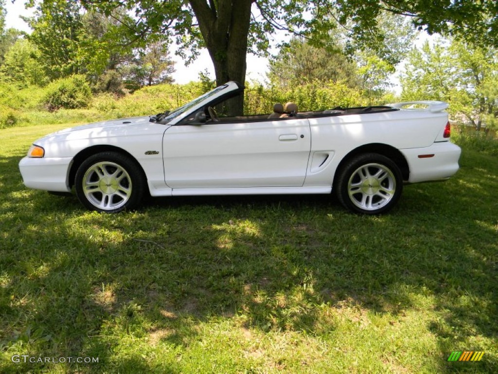 Ultra White 1998 Ford Mustang GT Convertible Exterior Photo #65413137