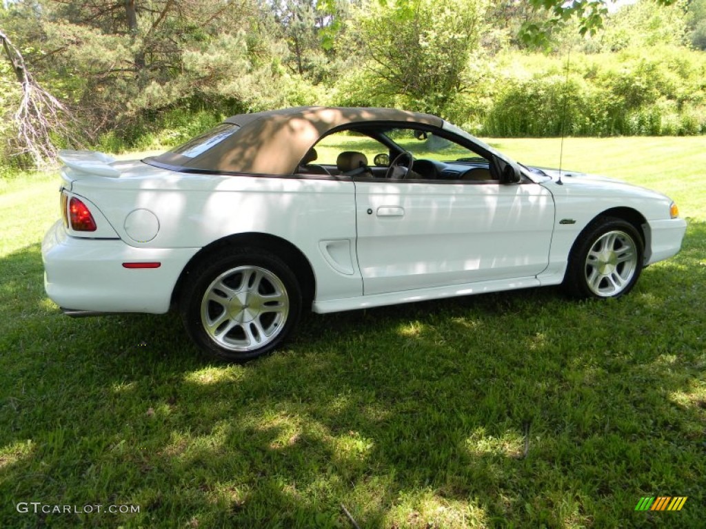 1998 Mustang GT Convertible - Ultra White / Saddle photo #17