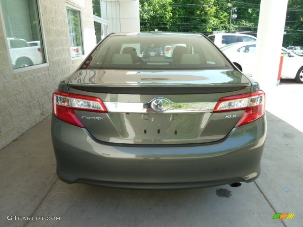 2012 Camry XLE - Cypress Green Pearl / Ivory photo #3