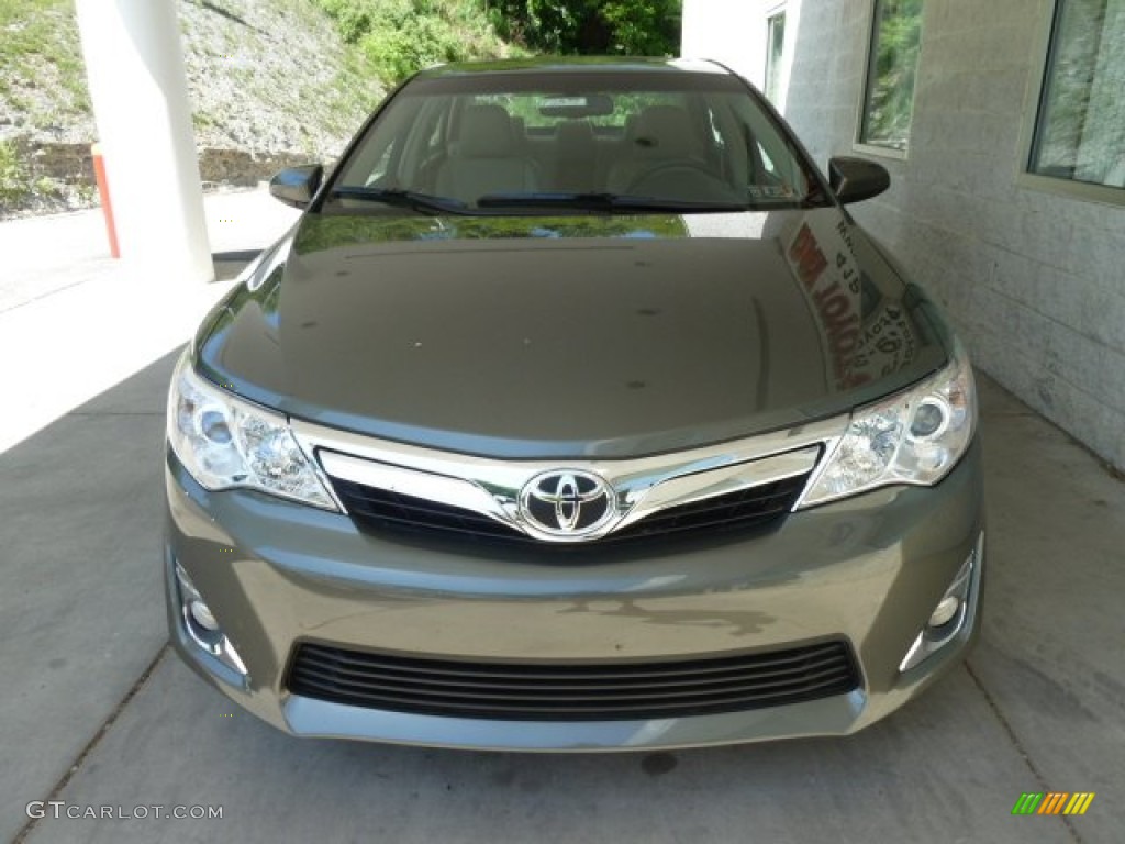 2012 Camry XLE - Cypress Green Pearl / Ivory photo #6