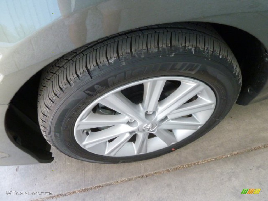 2012 Camry XLE - Cypress Green Pearl / Ivory photo #7