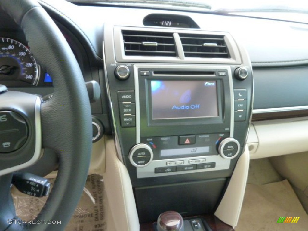 2012 Camry XLE - Cypress Green Pearl / Ivory photo #13