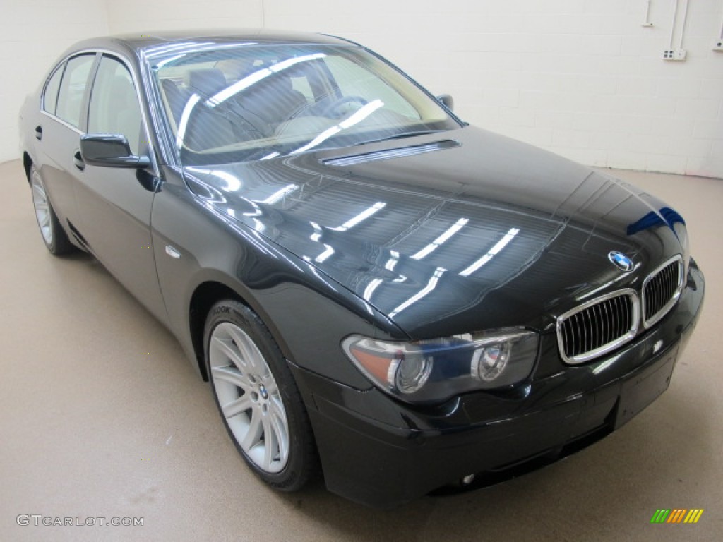 Black Sapphire Metallic BMW 7 Series