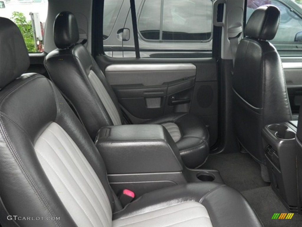 Midnight Grey Interior 2005 Mercury Mountaineer V8 Photo #65422866