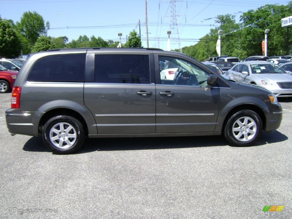2010 Town & Country Touring - Dark Titanium Metallic / Medium Slate Gray/Light Shale photo #7