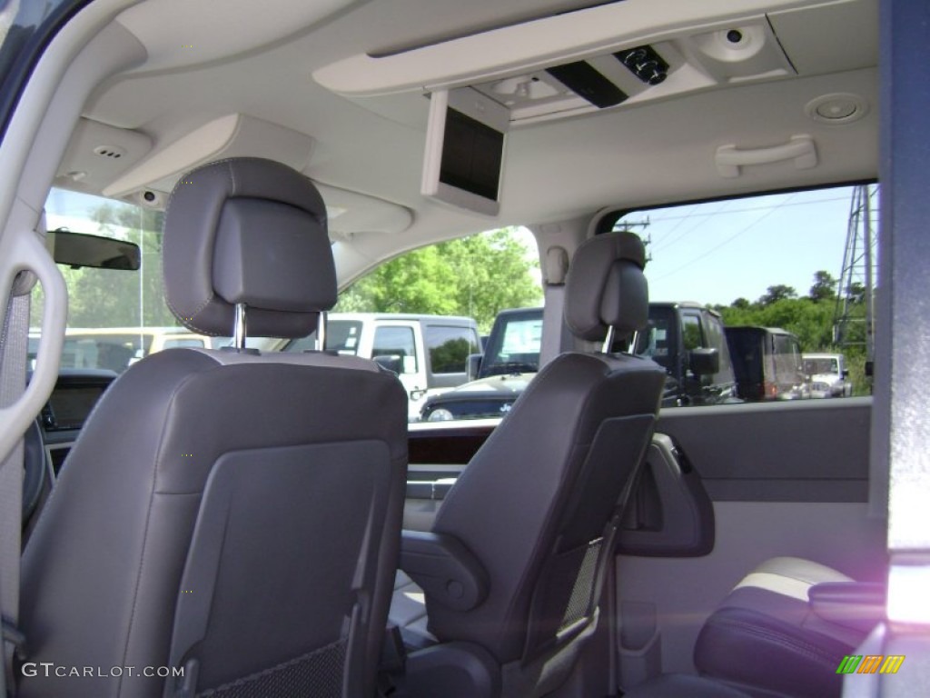 2010 Town & Country Touring - Dark Titanium Metallic / Medium Slate Gray/Light Shale photo #11