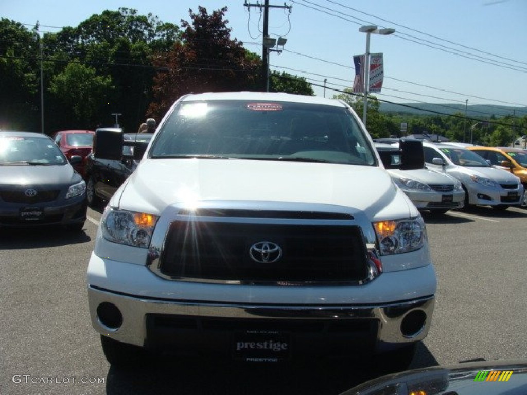 2010 Tundra Double Cab 4x4 - Super White / Graphite Gray photo #2