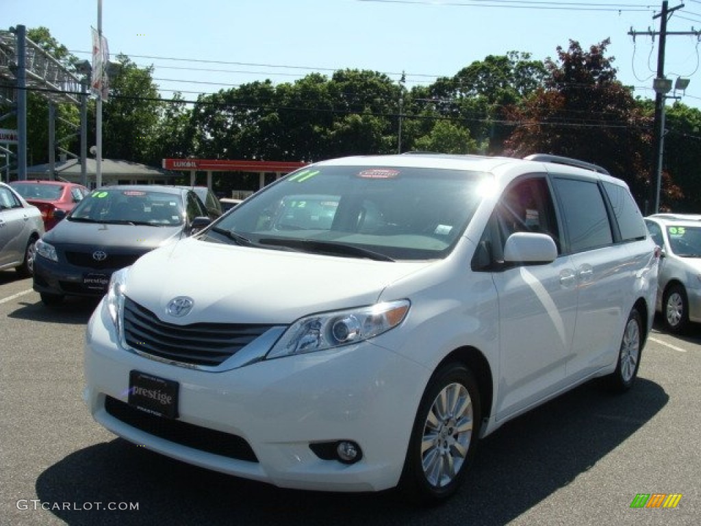 2011 Sienna XLE AWD - Super White / Bisque photo #3