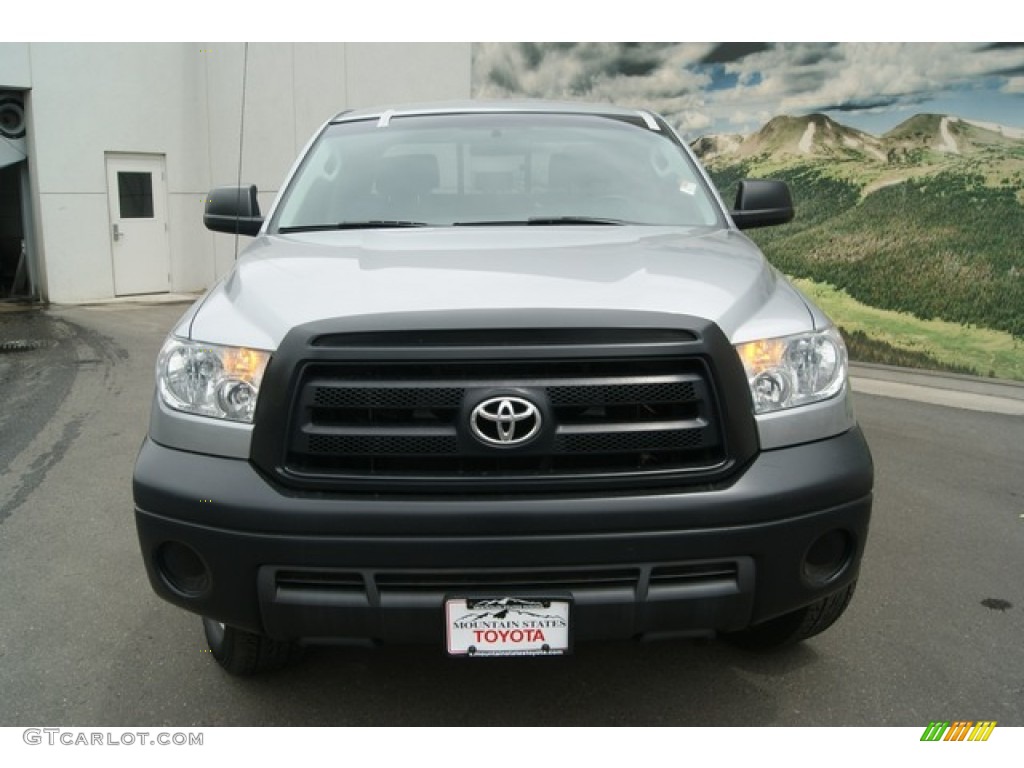 2010 Tundra Double Cab 4x4 - Super White / Graphite Gray photo #4