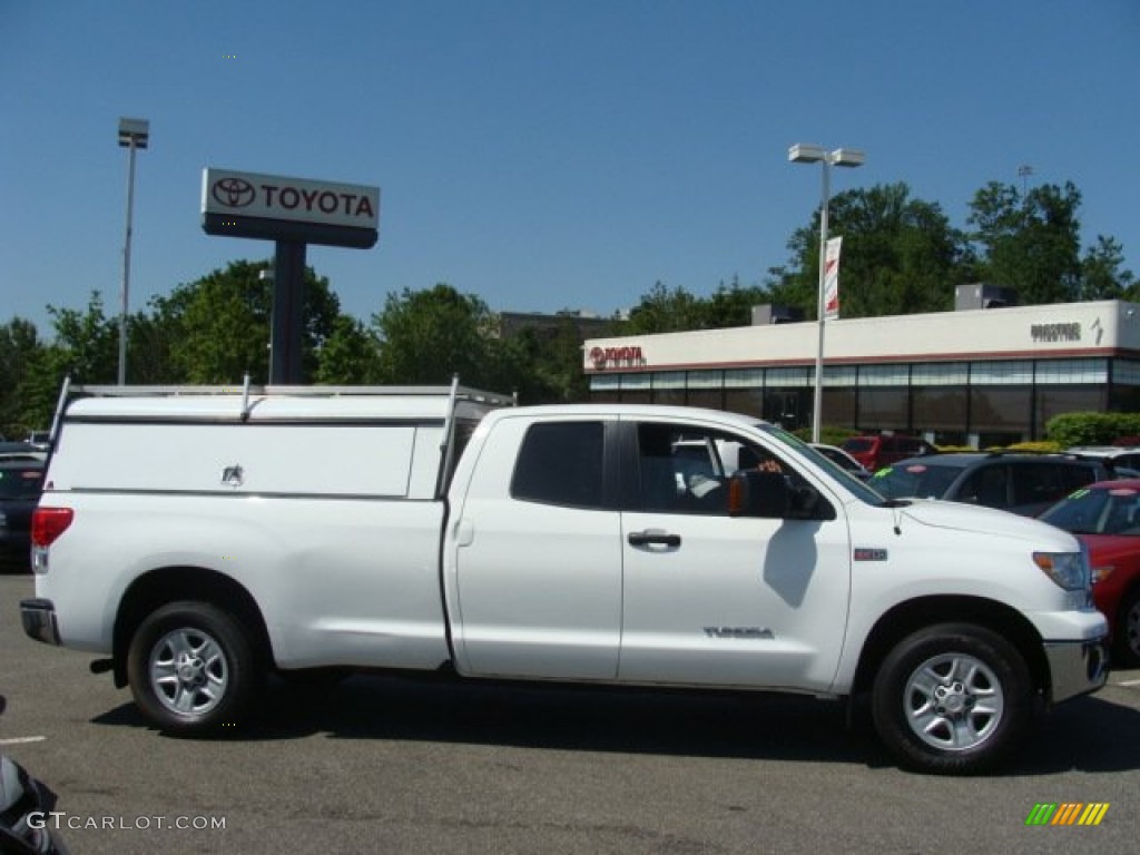 2010 Tundra Double Cab 4x4 - Super White / Graphite Gray photo #1