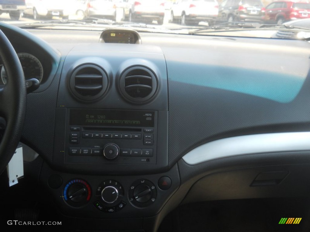 2010 Aveo LT Sedan - Black Granite / Charcoal photo #13
