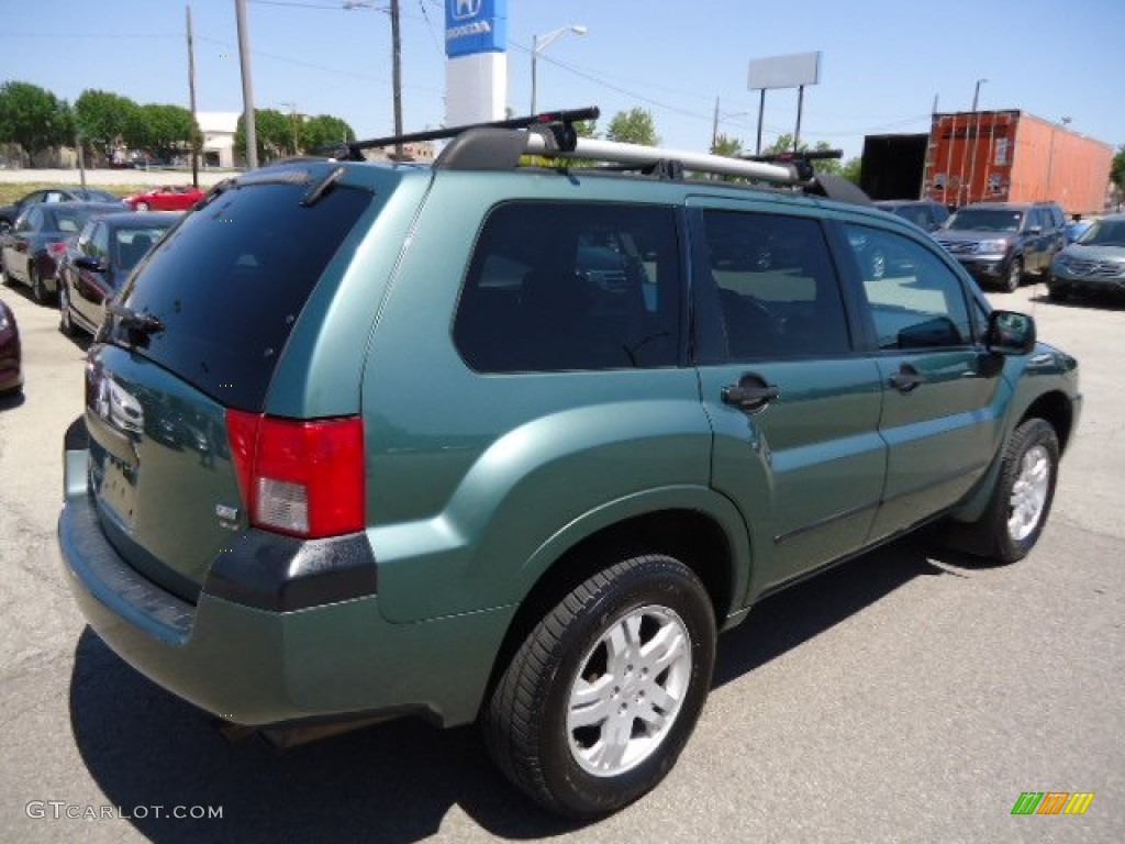 2005 Endeavor LS AWD - Machine Green Metallic / Charcoal photo #5