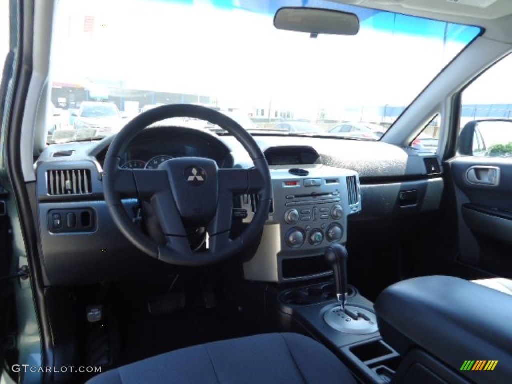 2005 Endeavor LS AWD - Machine Green Metallic / Charcoal photo #12