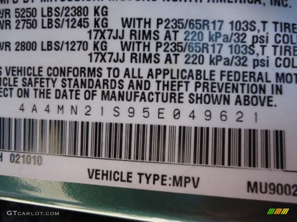 2005 Endeavor LS AWD - Machine Green Metallic / Charcoal photo #16