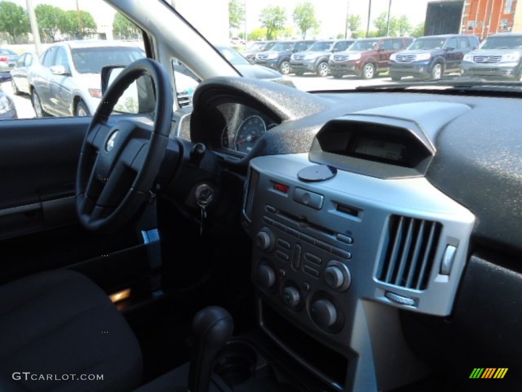 2005 Endeavor LS AWD - Machine Green Metallic / Charcoal photo #17