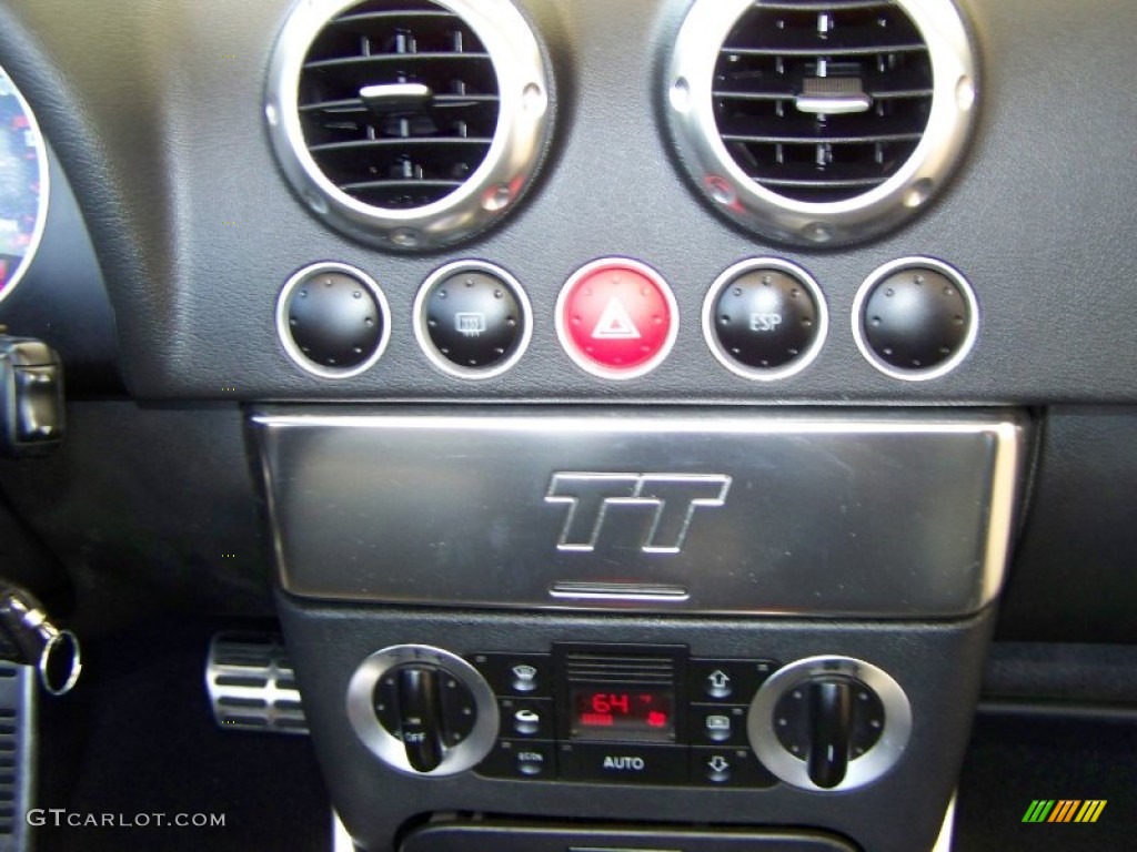 2003 Audi TT 1.8T Roadster Controls Photo #65434233