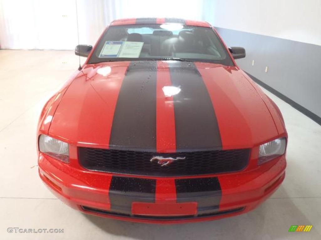 2007 Mustang V6 Deluxe Coupe - Torch Red / Dark Charcoal photo #3