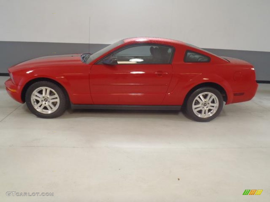 2007 Mustang V6 Deluxe Coupe - Torch Red / Dark Charcoal photo #16