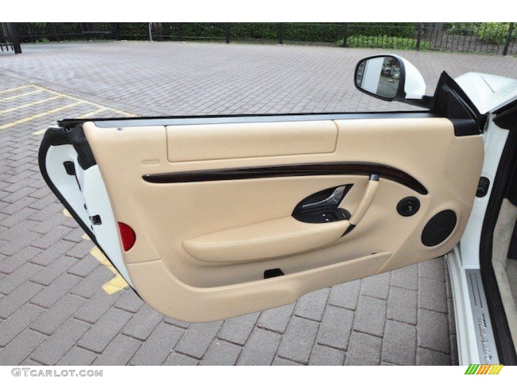 2009 Maserati GranTurismo Standard GranTurismo Model Beige Door Panel Photo #65436333