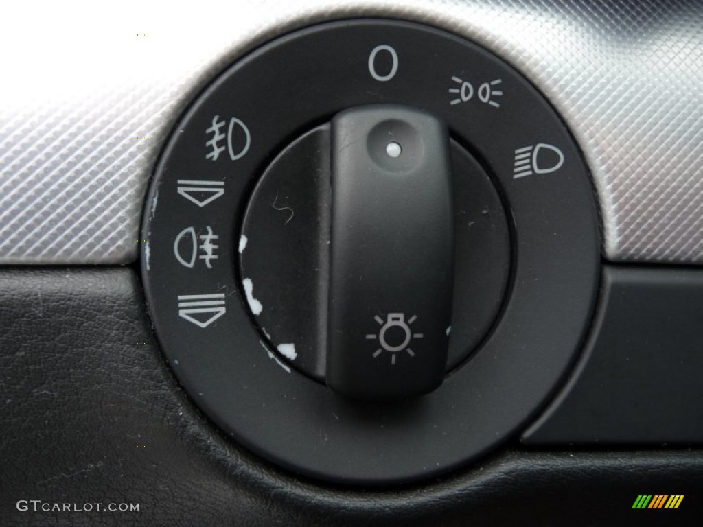 2008 Audi A4 2.0T Sedan Controls Photo #65437788