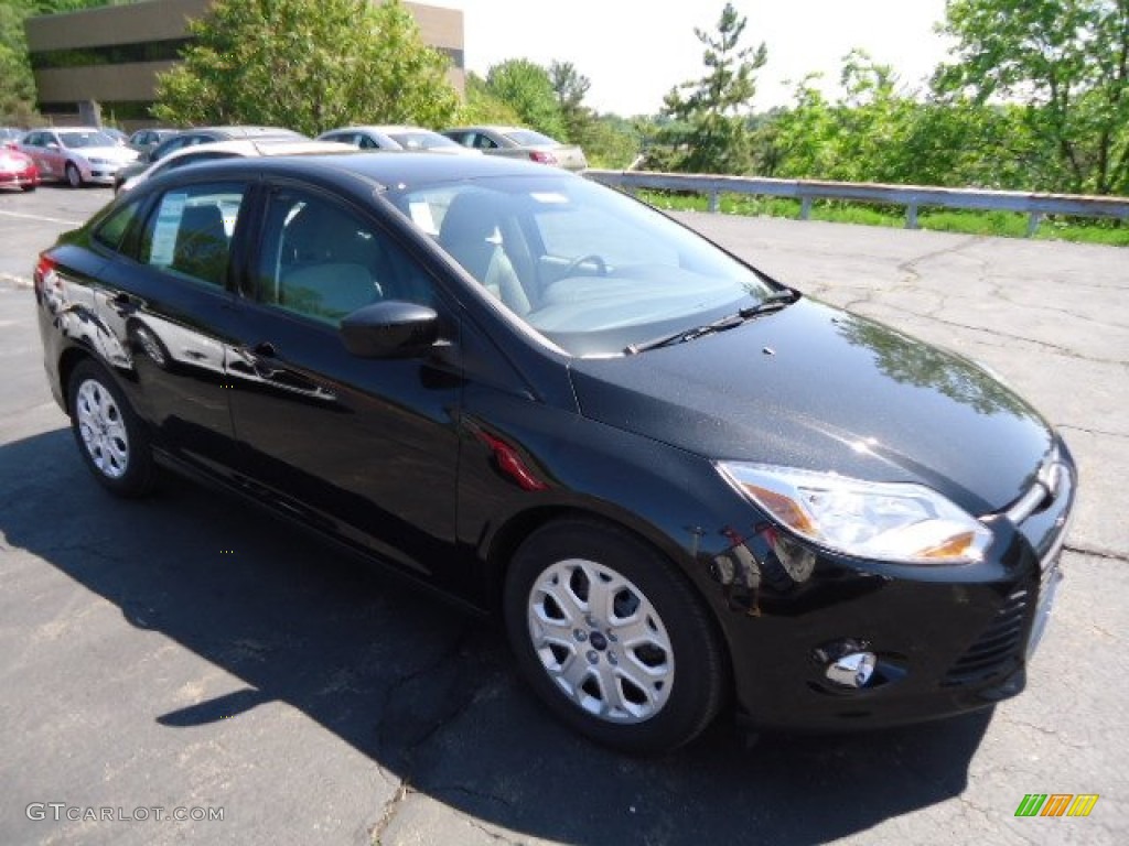 2012 Focus SE Sedan - Tuxedo Black Metallic / Stone photo #1