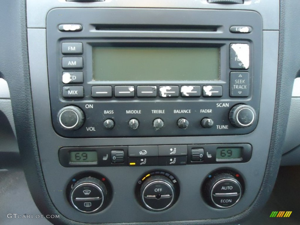 2005 Volkswagen Jetta GLS TDI Sedan Controls Photo #65449954