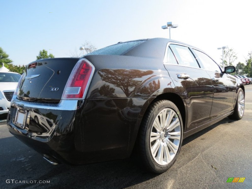 2012 300 Limited - Luxury Brown Pearl / Black/Light Frost Beige photo #3