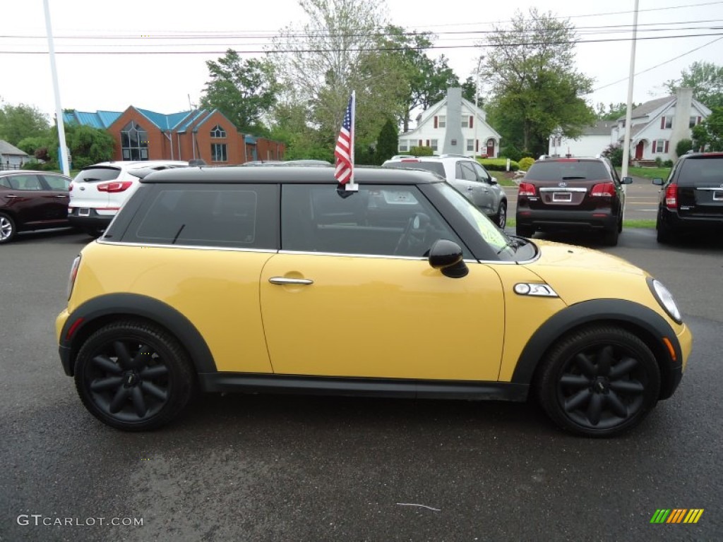 2007 Cooper S Hardtop - Mellow Yellow / Carbon Black/Carbon Black photo #4