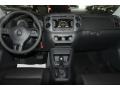 Deep Black Metallic - Tiguan SE Photo No. 15