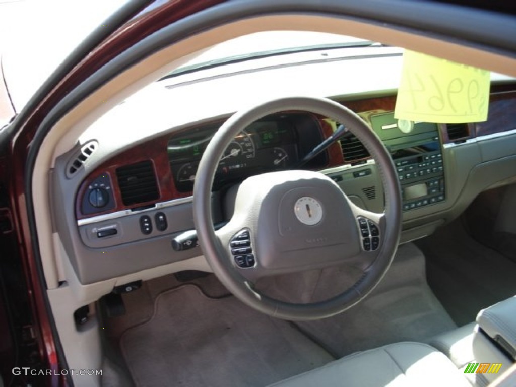 2003 Lincoln Town Car Executive Espresso/Medium Light Stone Dashboard Photo #65457948