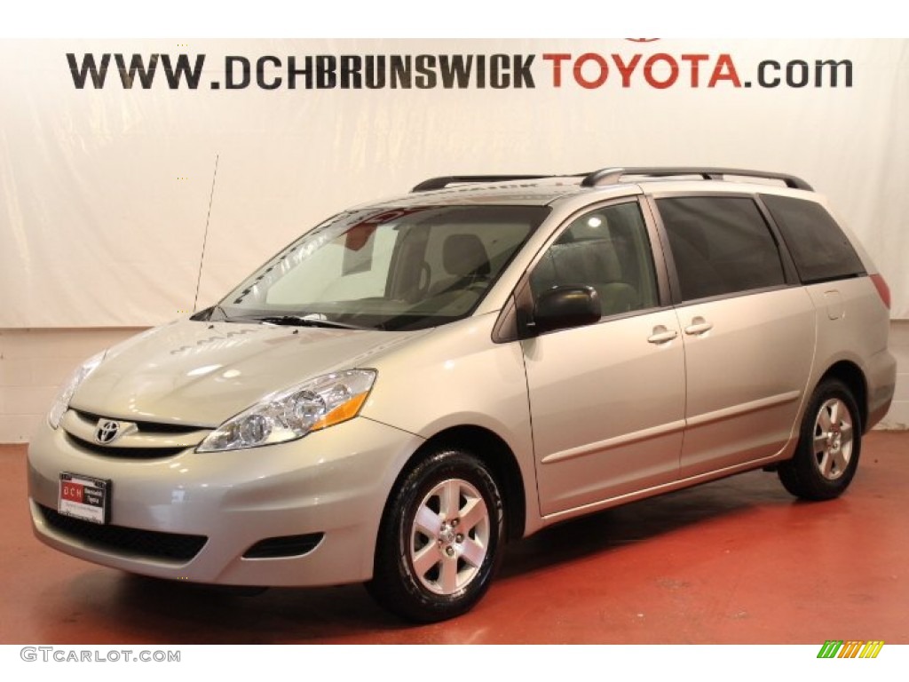 Silver Shadow Pearl Toyota Sienna