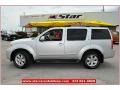 2010 Silver Lightning Metallic Nissan Pathfinder SE  photo #2