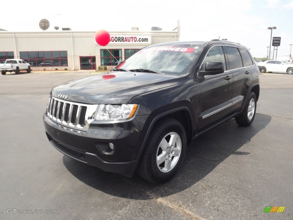 2011 Grand Cherokee Laredo 4x4 - Brilliant Black Crystal Pearl / Black photo #1