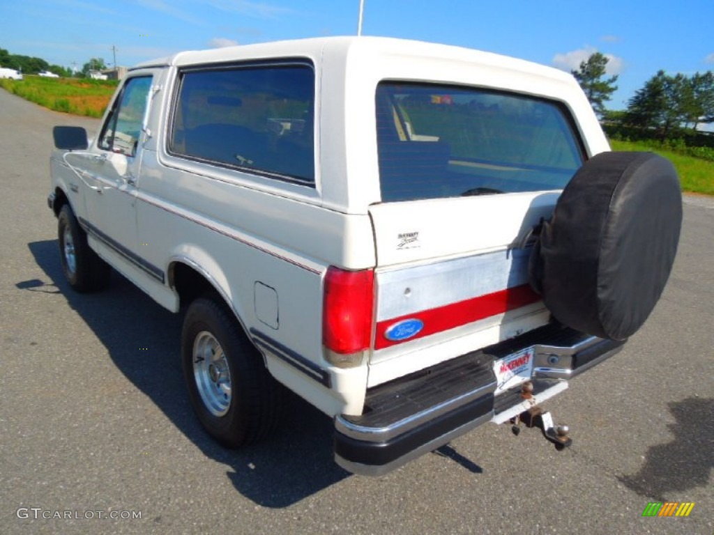 Colonial White 1990 Ford Bronco XLT 4x4 Exterior Photo #65472334