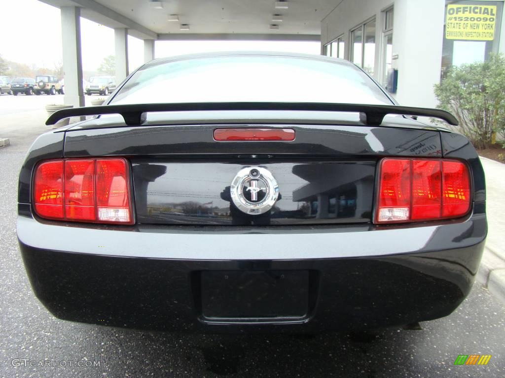 2006 Mustang V6 Premium Coupe - Black / Dark Charcoal photo #5
