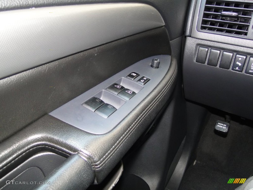 2010 Nissan Armada SE 4WD Controls Photo #65482995