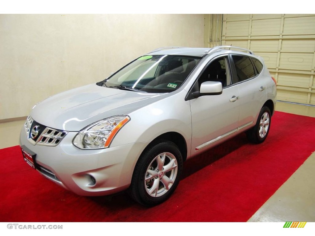 2011 Rogue SV - Silver Ice Metallic / Black photo #3